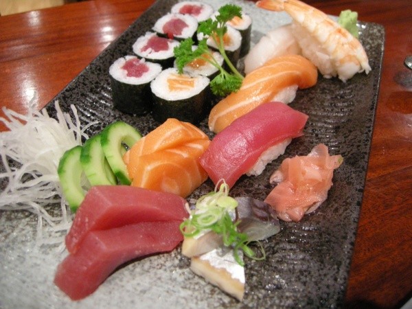 VARIADO MAKI , SASHIMI Y NIGIRI