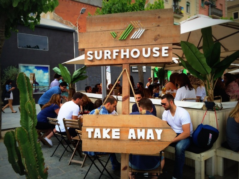 SURF HOUSE BARCELONA, RESTAURANTE Y TERRAZA CON MUCHO ENCANTO EN LA BARCELONETA