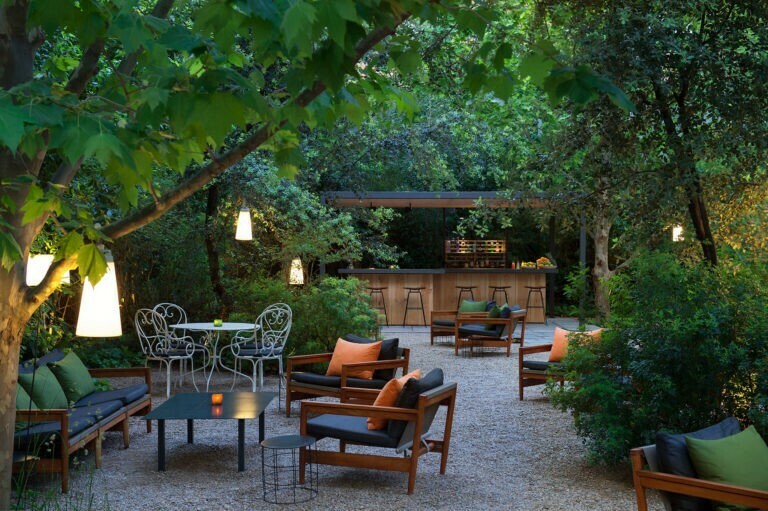RESTAURANTE EN LA TERRAZA DEL HOTEL ALMA DE BARCELONA