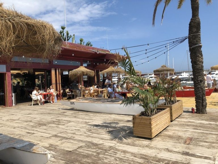 RED FISH, RESTAURANTE DE MODA FRENTE AL MAR EN BARCELONA
