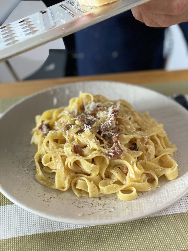 RECETA AUTÉNTICA DE PAPPARDELLE A LA CARBONARA